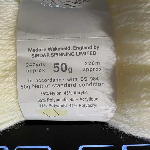 SIRDAR Snuggly 4 ply yarn Ivory Color 247 Yards per Skien 50g (7) NEW. - Picture 4 of 4